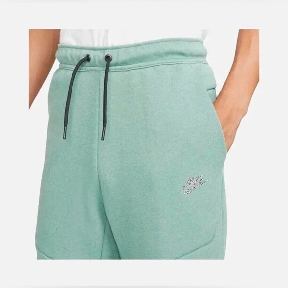 Nike Men’s Tech Fleece Taper Jogger Sweatpants Mica Green Size Medium - Picture 11 of 14
